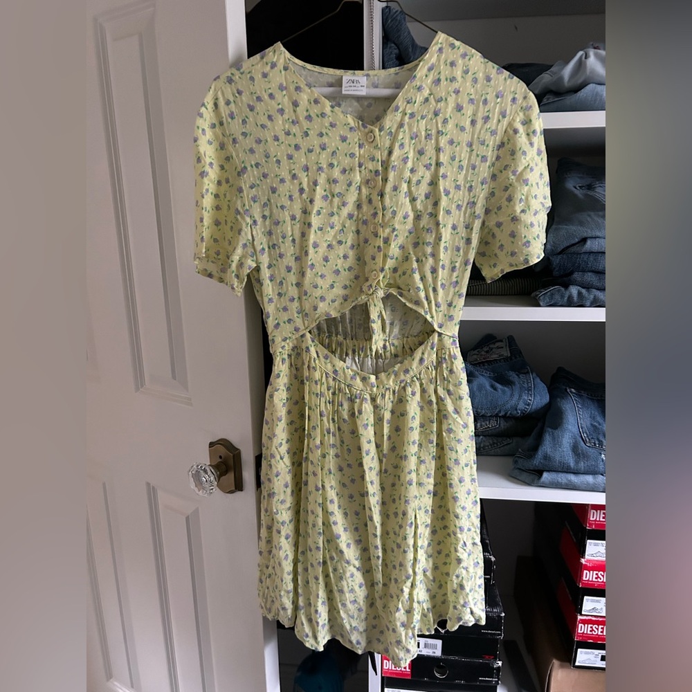 Zara Light Yellow Floral Dress with Cutout